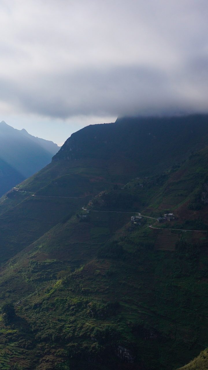 Guest clip: sunset over the Nho Que river
